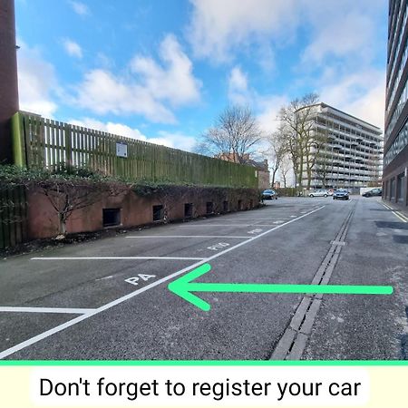 Free Parking. Old Trafford Home Manchester Exterior photo