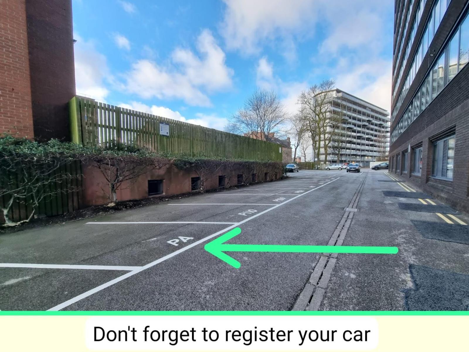 Free Parking. Old Trafford Home Manchester Exterior photo